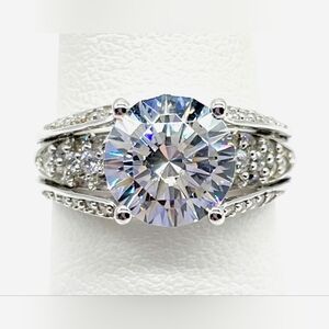 Victoria Wieck Diamond Simulant Sterling Silver Size 7.5!